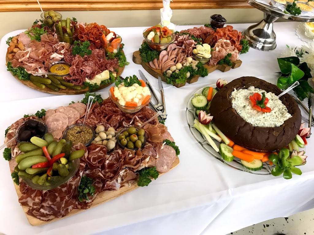 Charmins Wholesome Foods Catering and The Club House Restaurant | restaurant | 153 Kent St W, Lindsay, ON K9V 2Y5, Canada | 7053209828 OR +1 705-320-9828