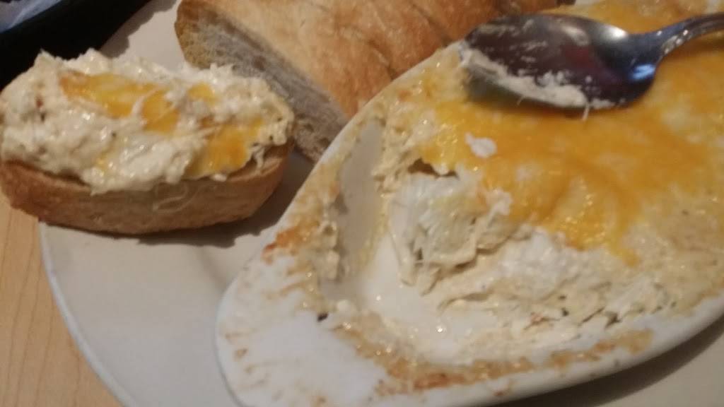 Coachs Corner | restaurant | 100 Purcellville Gateway Dr A, Purcellville, VA 20132, USA | 5404417456 OR +1 540-441-7456