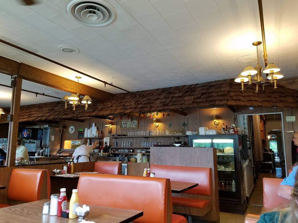 Bob & Ruths Vineyard Restaurant | restaurant | 204 N Main St, Naples, NY 14512, USA | 5853745122 OR +1 585-374-5122