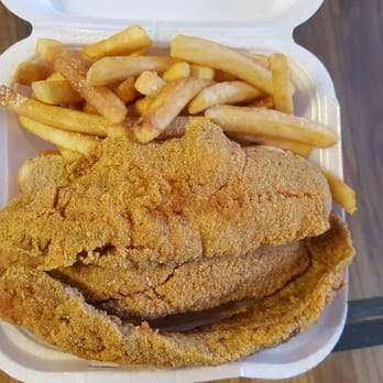 St.Louis Fish & Chicken Grill | restaurant | 149 N Oaks Plaza, St. Louis, MO 63121, USA | 3148333301 OR +1 314-833-3301