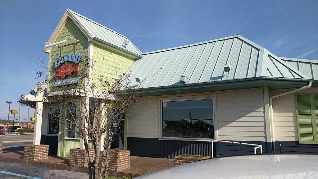 Captain Ds | restaurant | 101 Supercenter Dr, Calera, AL 35040, USA | 2056689949 OR +1 205-668-9949