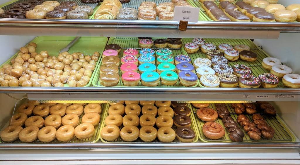 Yankee Donuts | restaurant | 2111 Spring Cypress Rd, Spring, TX 77388, USA | 2819076318 OR +1 281-907-6318
