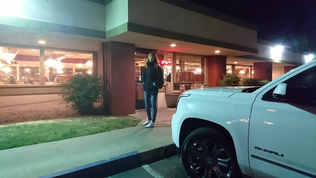 Cindys | restaurant | 800 N Yosemite Ave, Oakdale, CA 95361, USA | 2098477897 OR +1 209-847-7897