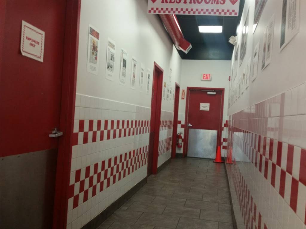 Five Guys | meal takeaway | 927 Holt Rd Suite 200, Webster, NY 14580, USA | 5858721746 OR +1 585-872-1746