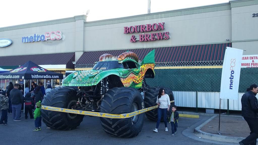 Bourbon and Brews Bar & Grille | restaurant | 2931 George Dieter Dr i, El Paso, TX 79936, USA | 9153134610 OR +1 915-313-4610