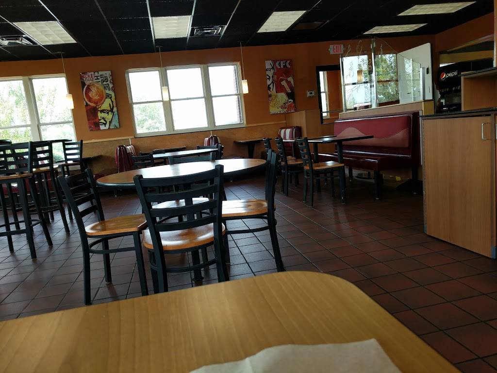 KFC | restaurant | 325 W IL-173, Antioch, IL 60002, USA | 8473950555 OR +1 847-395-0555