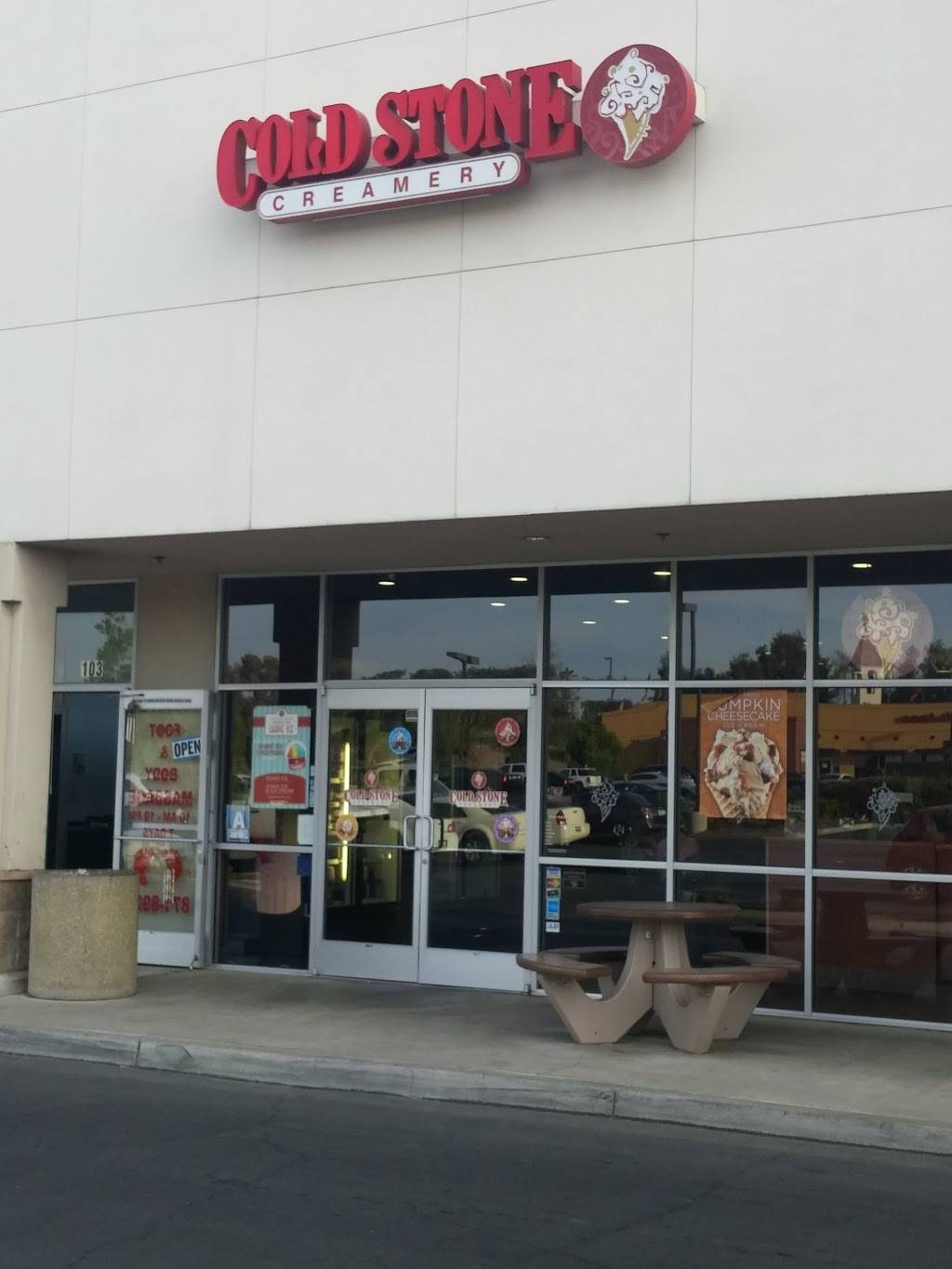 Cold Stone Creamery | bakery | 2625 Mt Vernon Ave Ste 104, Bakersfield, CA 93306, USA | 6618716402 OR +1 661-871-6402
