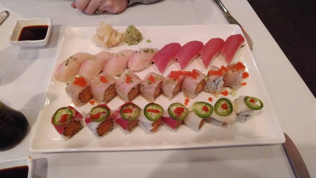 Fusion House Restaurant | restaurant | 301 Merrimack St, Methuen, MA 01844, USA | 9786868878 OR +1 978-686-8878