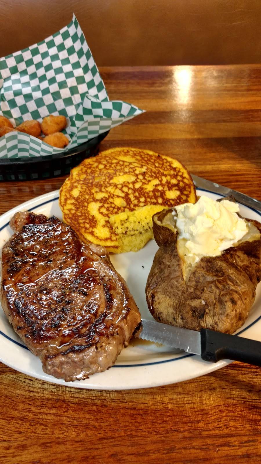 Michelles Palace Two BBQ | restaurant | 2577 US-41, Greenbrier, TN 37073, USA | 6158632085 OR +1 615-863-2085