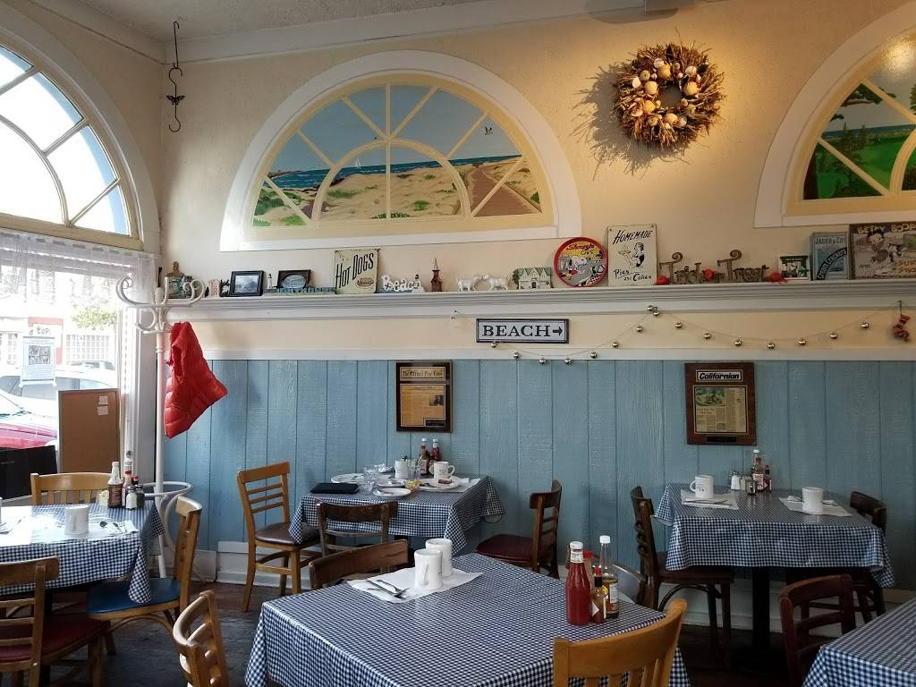 Hollys Lighthouse Cafe | cafe | 602 Lighthouse Ave, Pacific Grove, CA 93950, USA | 8313727006 OR +1 831-372-7006