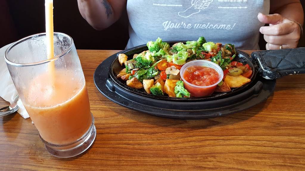 Dennys | restaurant | 398 N Front St, Belleville, ON K8P 3C9, Canada | 6139626634 OR +1 613-962-6634