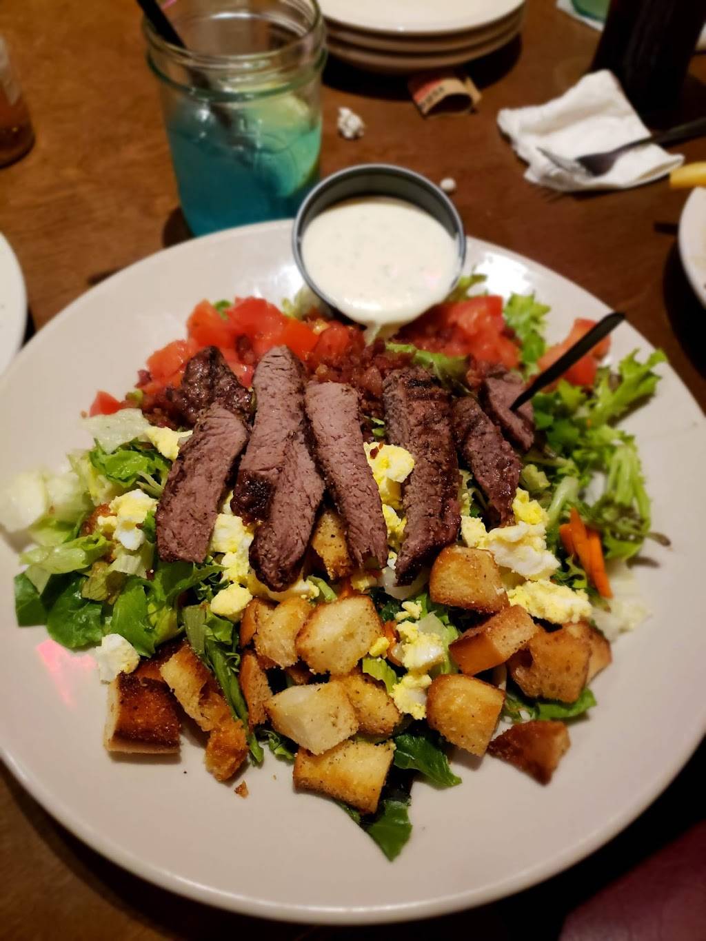 Logans Roadhouse | restaurant | 65 Wilderness Trail, Hamburg, PA 19526, USA | 6105622055 OR +1 610-562-2055