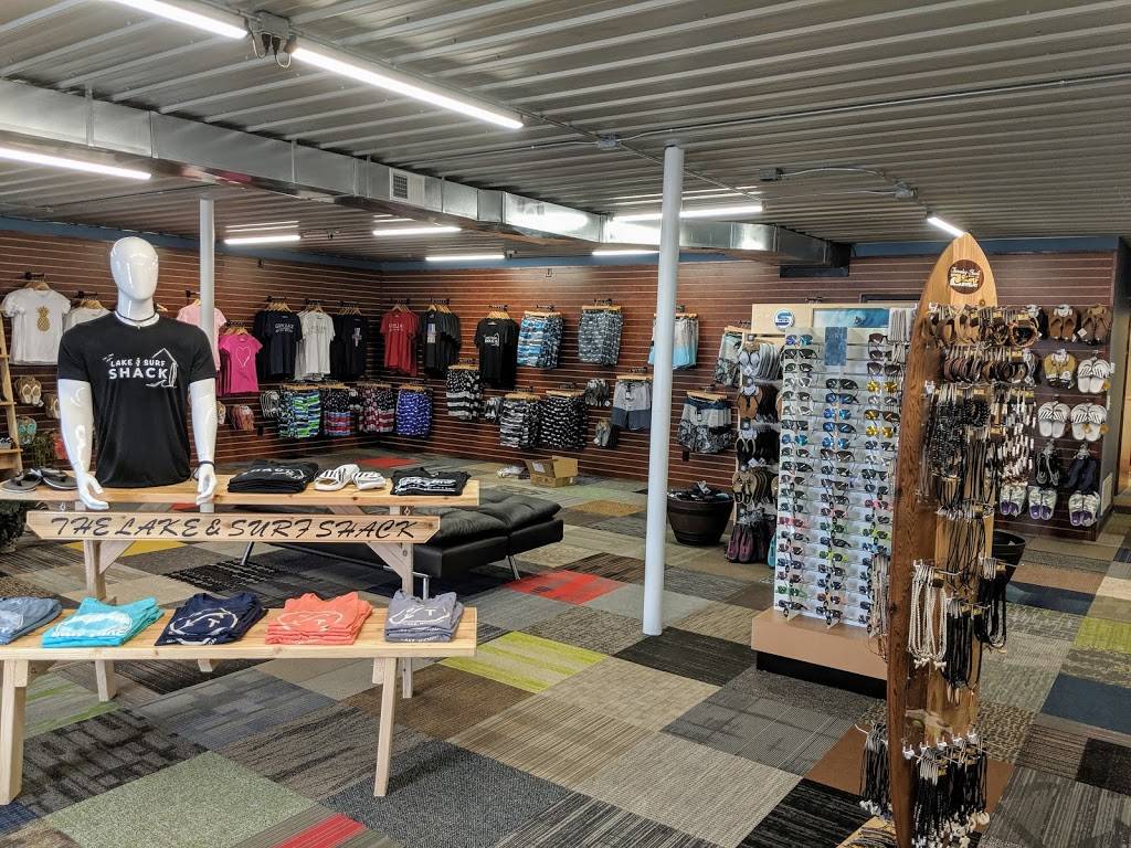 The Landing on Gun Lake | shopping mall | 11925 Marsh Rd, Shelbyville, MI 49344, USA | 2696724222 OR +1 269-672-4222