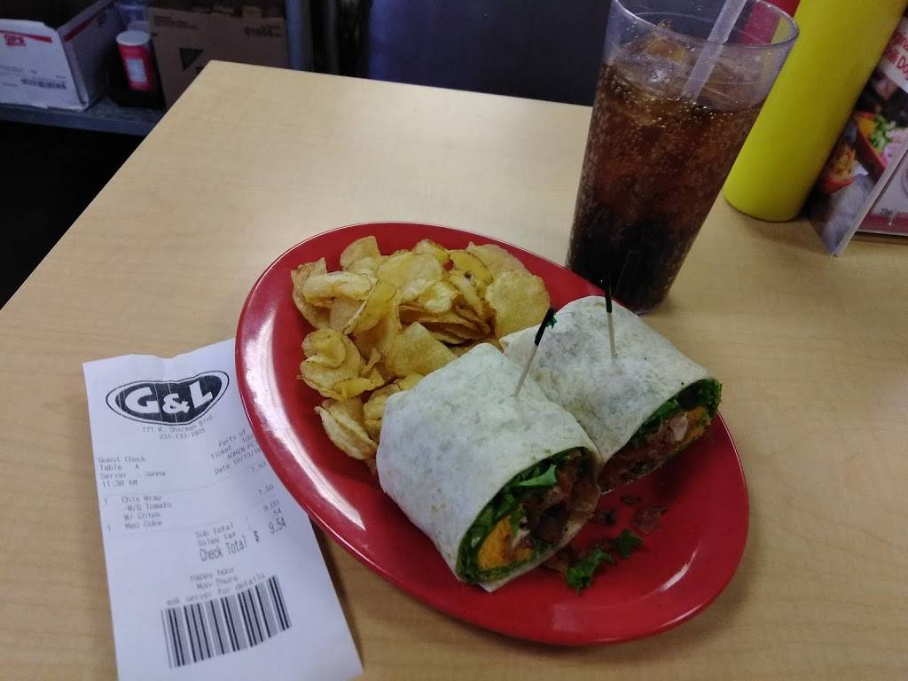 G&L Chili Dogs | meal takeaway | 771 W Sherman Blvd, Norton Shores, MI 49441, USA | 2317331505 OR +1 231-733-1505