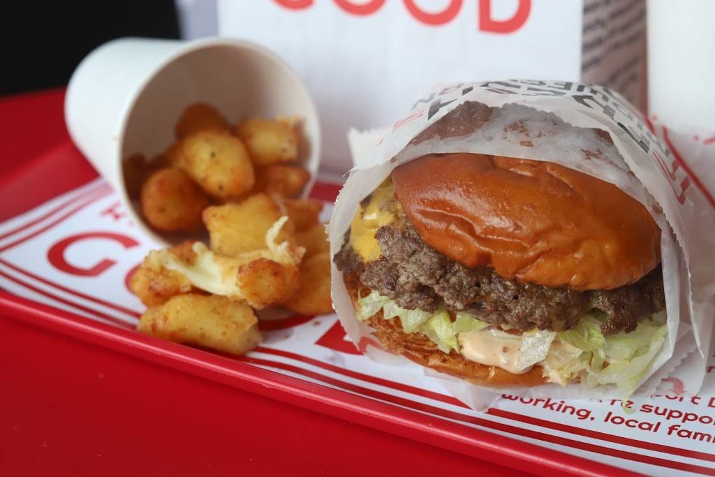 Doll n Burgers - Jackson | restaurant | 323 S Cooper St, Jackson, MI 49201, USA | 5173154939 OR +1 517-315-4939