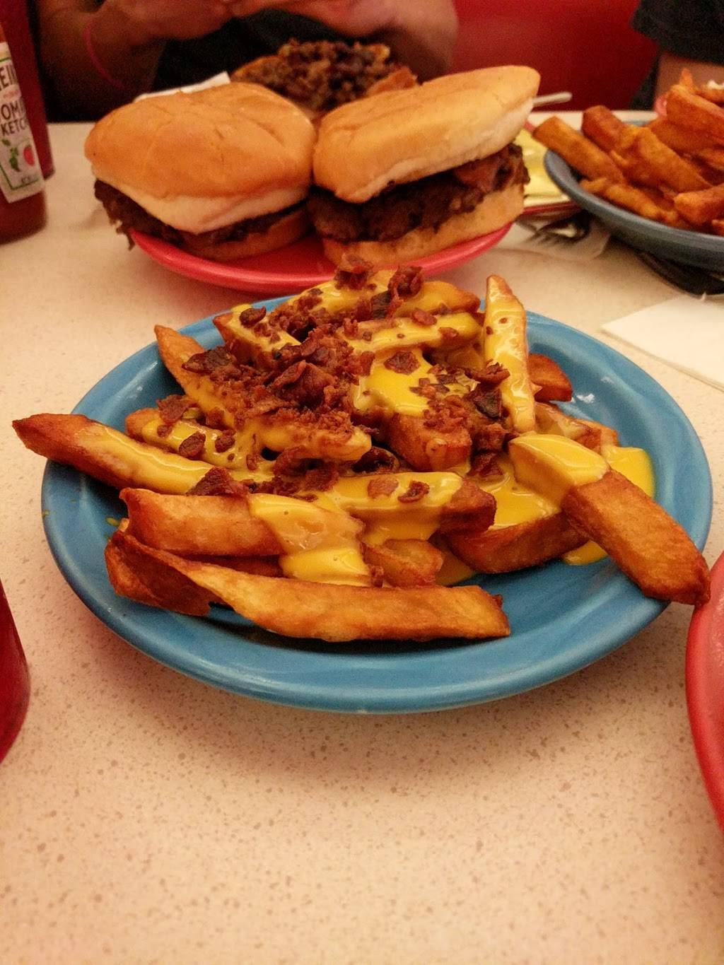 Stanleys Famous Hamburgers | restaurant | 535 Dexter St, Central Falls, RI 02863, USA | 4017269689 OR +1 401-726-9689
