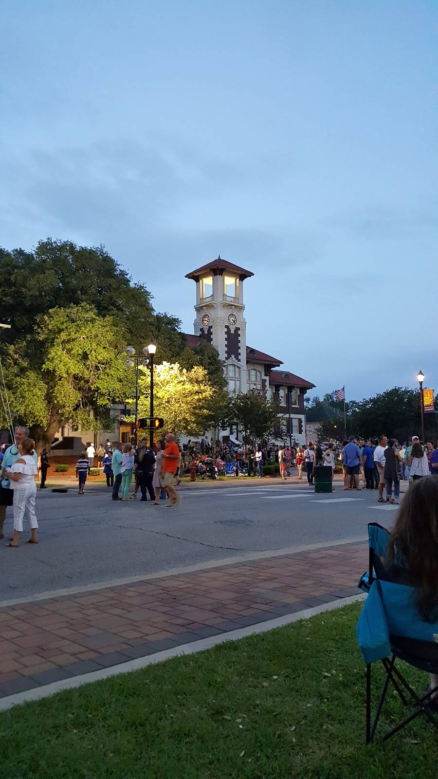 1910 | restaurant | 949 Ryan St, Lake Charles, LA 70601, USA | 3376026278 OR +1 337-602-6278