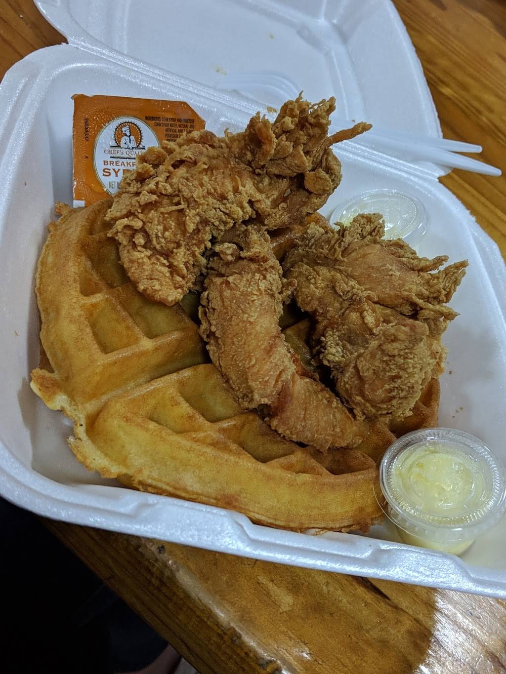 The Hen House | restaurant | 1033 Massachusetts Ave, Boston, MA 02118, USA | 6174429464 OR +1 617-442-9464