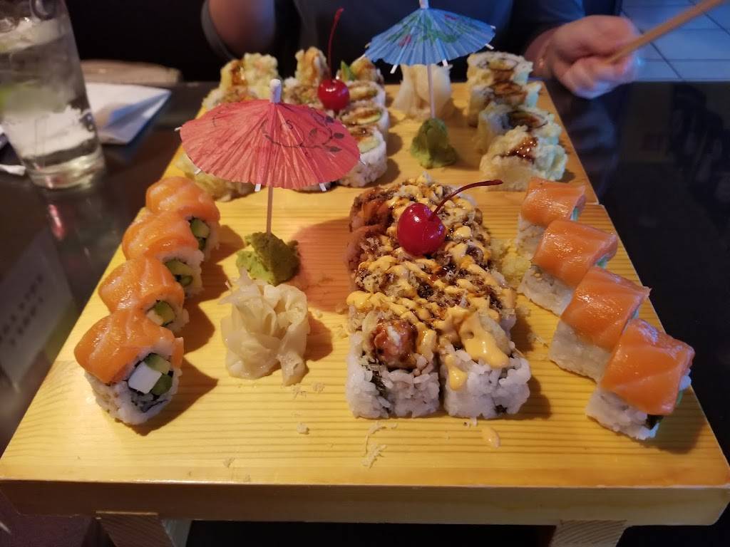 Yoshi Sushi | restaurant | 7895 Gunn Hwy, Tampa, FL 33626, USA | 8137927515 OR +1 813-792-7515