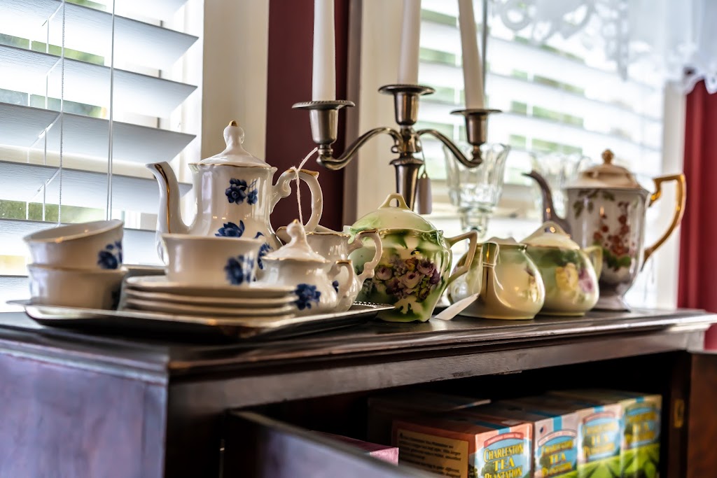 AnnieLu Antiques and Tea Room | restaurant | 5986 Savannah Hwy, Ravenel, SC 29470, USA | 8438890001 OR +1 843-889-0001