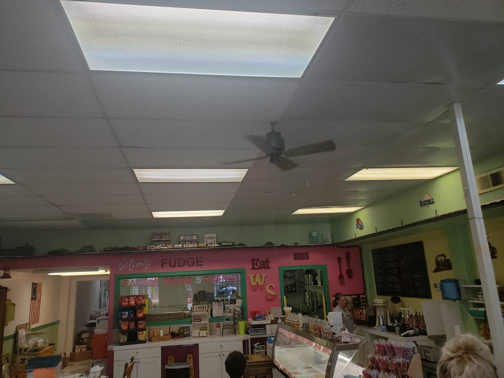 WhistleStop Sweet Shop & Diner | restaurant | 1508 3rd St suite b, Marysville, WA 98270, USA | 3603227432 OR +1 360-322-7432