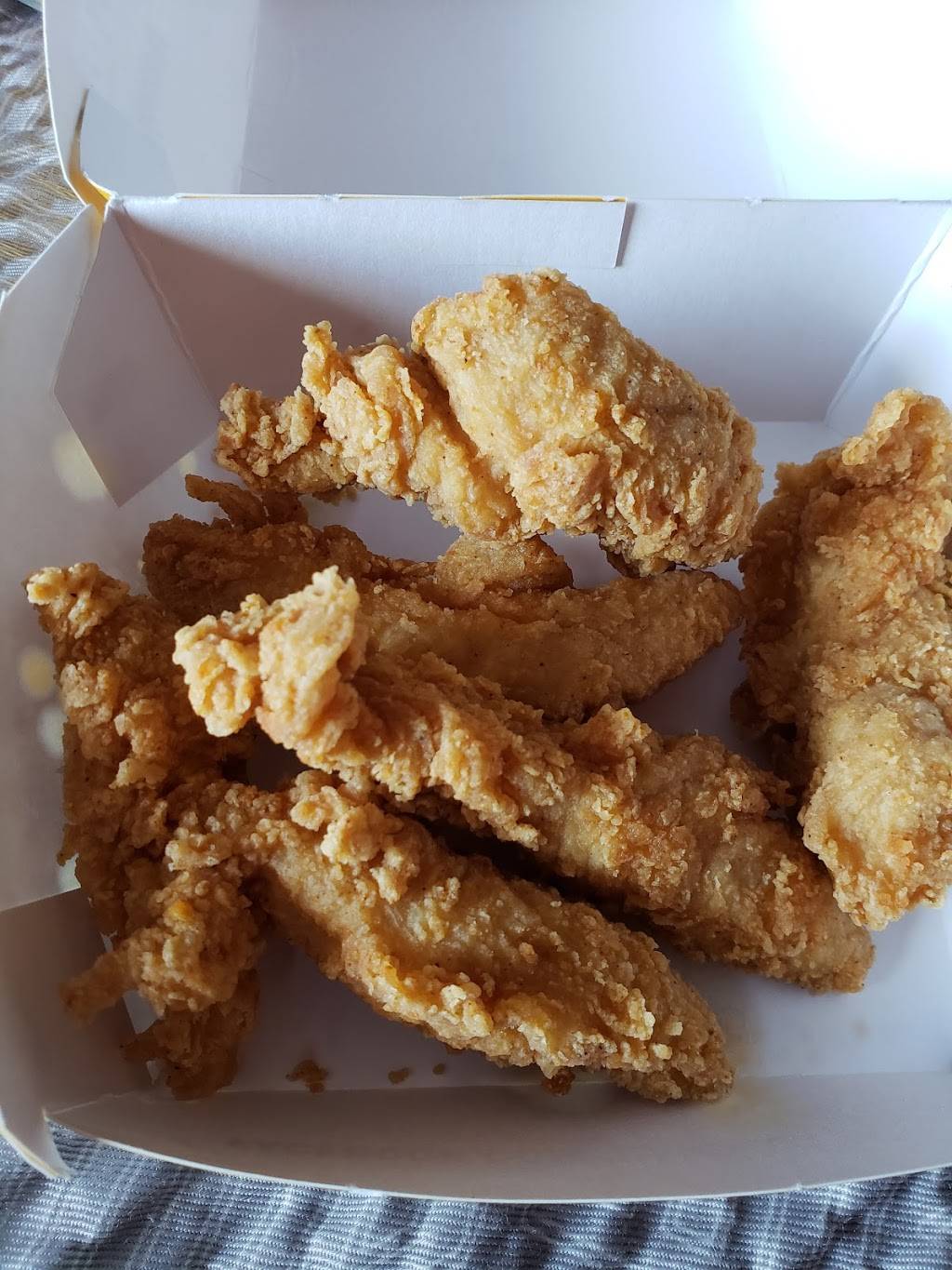 Hardees | restaurant | 76 E Midland Trail, Lexington, VA 24450, USA | 5404635003 OR +1 540-463-5003