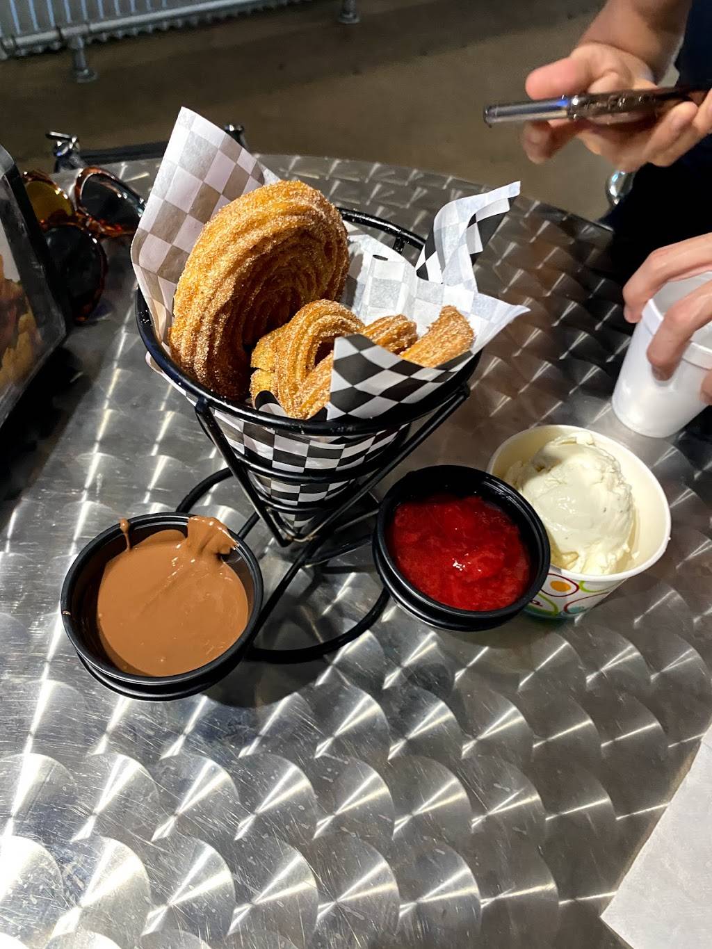 Famous Churros | bakery | 9521 N 7th St, Phoenix, AZ 85020, USA | 6026127888 OR +1 602-612-7888