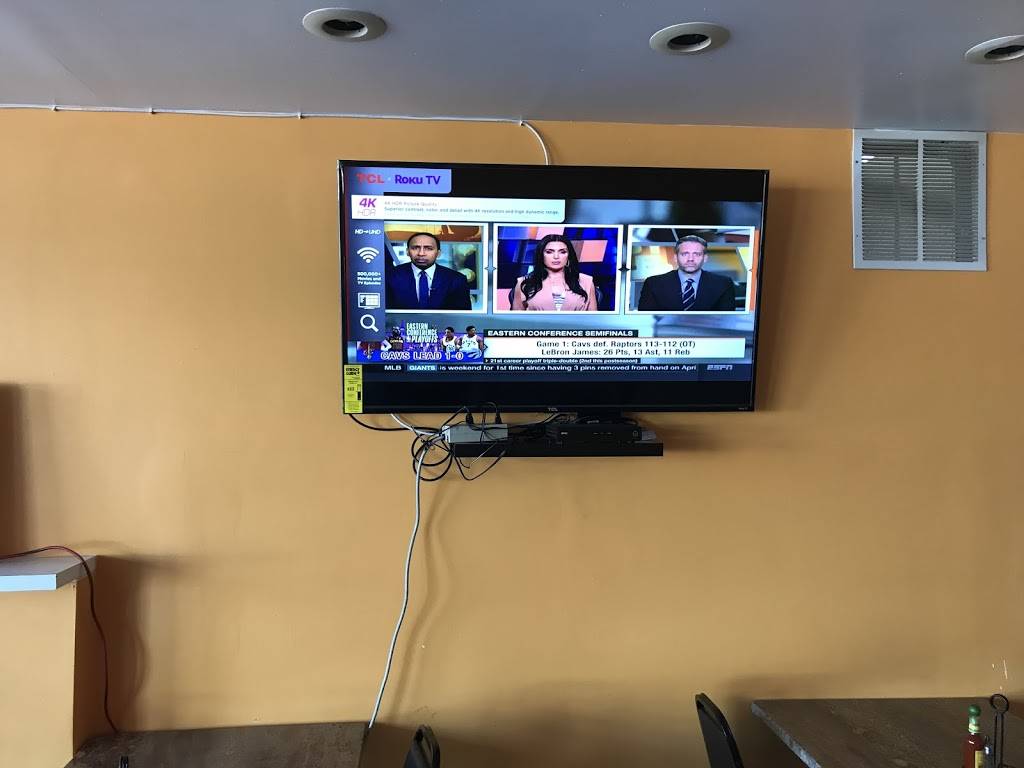 La Fuente | restaurant | 5701 Columbia Park Rd, Landover, MD 20785, USA | 2408253191 OR +1 240-825-3191