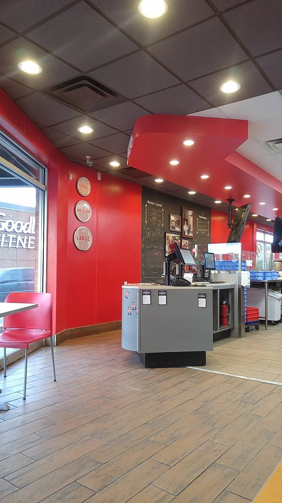 Dominos Pizza | meal delivery | 2387 Trafalgar Rd Unit #1, Oakville, ON L6H 6K7, Canada | 9052572900 OR +1 905-257-2900