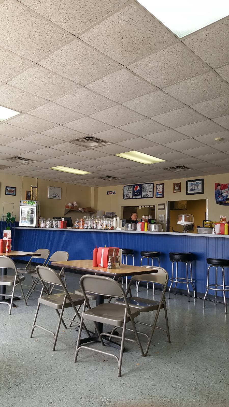 Skins Hotdogs | restaurant | 5017 Pelham Rd, Greenville, SC 29615, USA | 8646750057 OR +1 864-675-0057