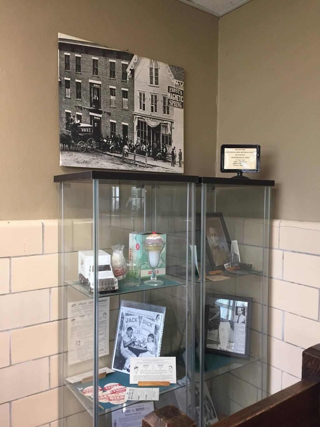 Millers Ice Cream Parlor | restaurant | 635 State St, Eaton Rapids, MI 48827, USA | 5174411792 OR +1 517-441-1792