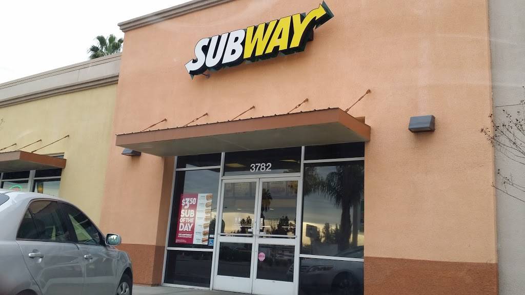 Subway | restaurant | 3782 N Blackstone Ave, Fresno, CA 93726, USA | 5592210104 OR +1 559-221-0104