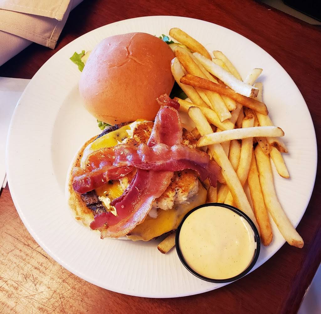 Watermans Surfside Grille | restaurant | 415 Atlantic Ave, Virginia Beach, VA 23451, USA | 7574283644 OR +1 757-428-3644