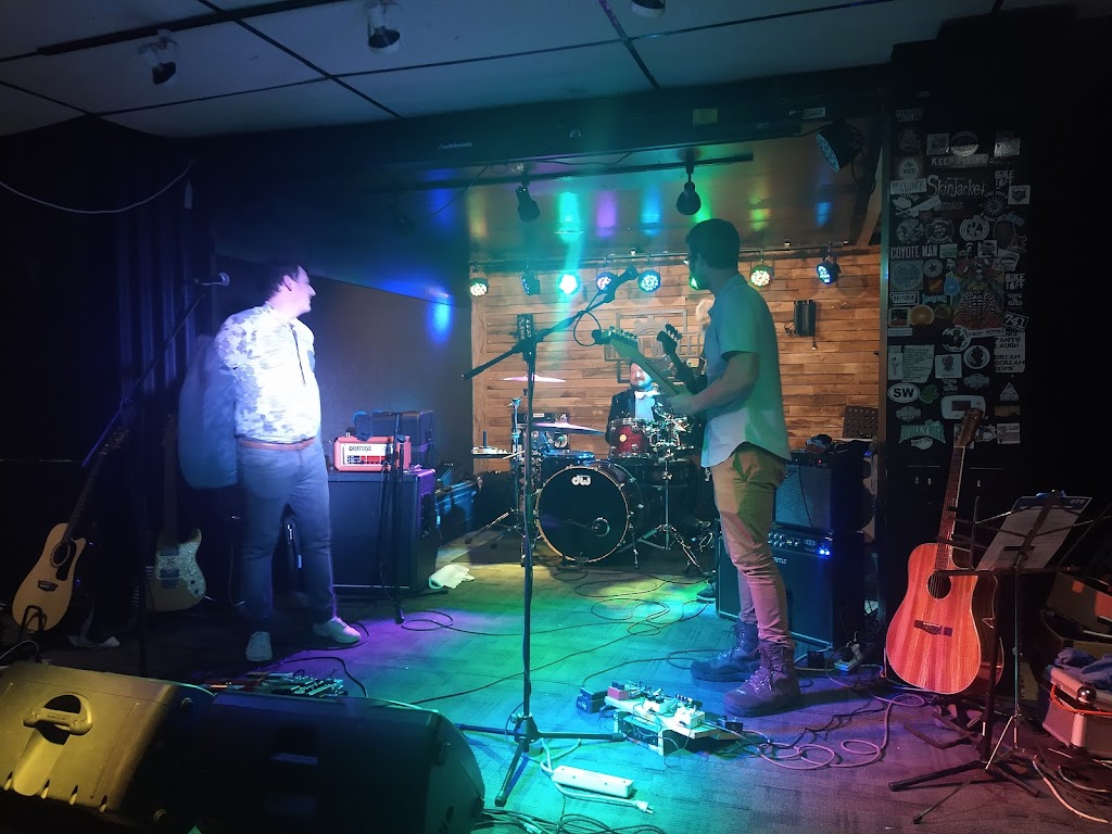 The Iron Well | restaurant | 741 Leonard St NW, Grand Rapids, MI 49504, USA | 6164548028 OR +1 616-454-8028