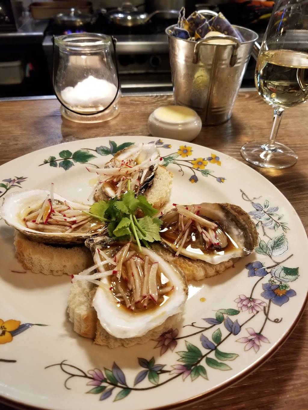 Restaurant LOstrea | restaurant | 3288 Boulevard Neilson, Québec, QC G1W 2V8, Canada | 5817413773 OR +1 581-741-3773