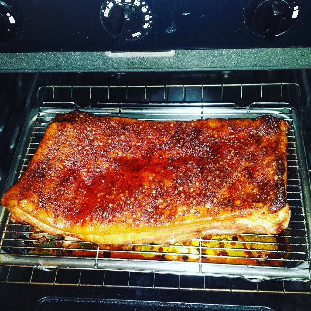 Traxx Bar & Grill | restaurant | 219 Lakeville St, Petaluma, CA 94952, USA | 7077813121 OR +1 707-781-3121