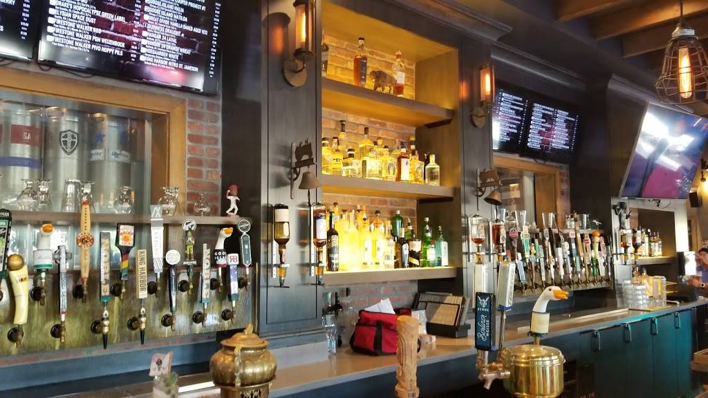 Heroes & Legends Bar & Grill | restaurant | 22741 Lambert St, Lake Forest, CA 92630, USA | 9495837777 OR +1 949-583-7777