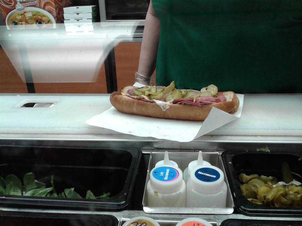 Subway | restaurant | 829 Phillips Blvd, Sauk City, WI 53583, USA | 6086432727 OR +1 608-643-2727