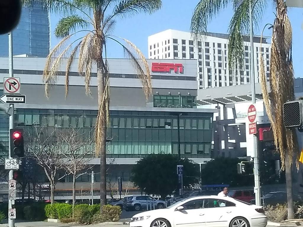 Krab Queenz Seafood & Daiquiris | restaurant | 1111 S Hope St, Los Angeles, CA 90015, USA | 2136748020 OR +1 213-674-8020