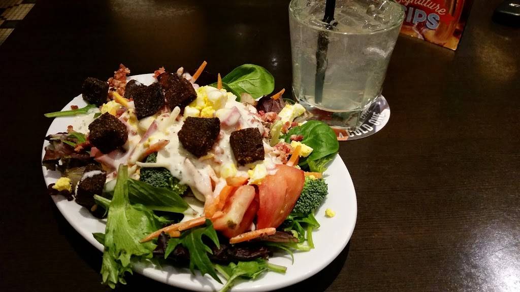 Ruby Tuesday | restaurant | 2525 W Ridge Rd, Rochester, NY 14626, USA | 5852254750 OR +1 585-225-4750