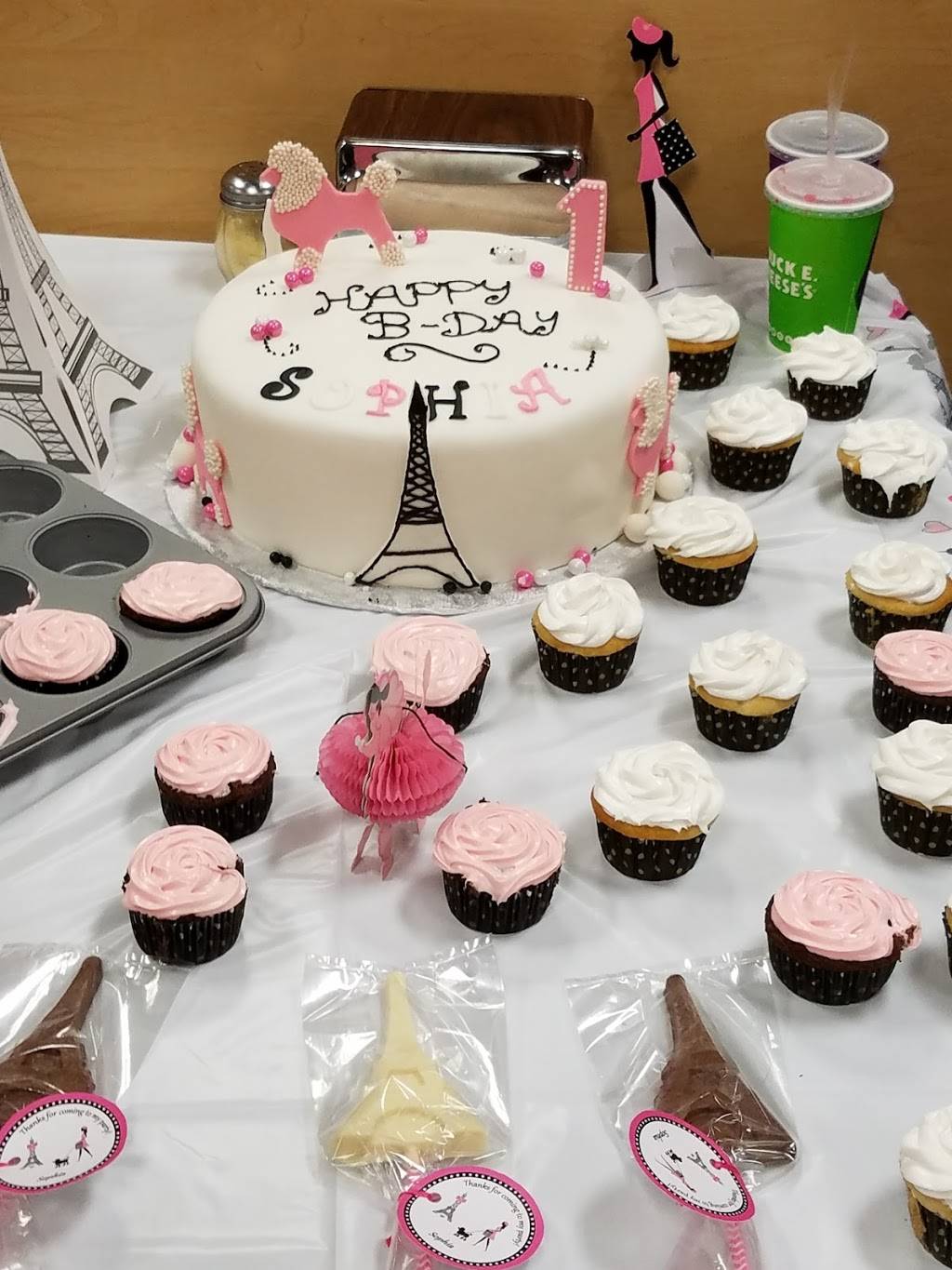 Chuck E. Cheeses | restaurant | 238 SW Military Dr, San Antonio, TX 78221, USA | 2109275848 OR +1 210-927-5848