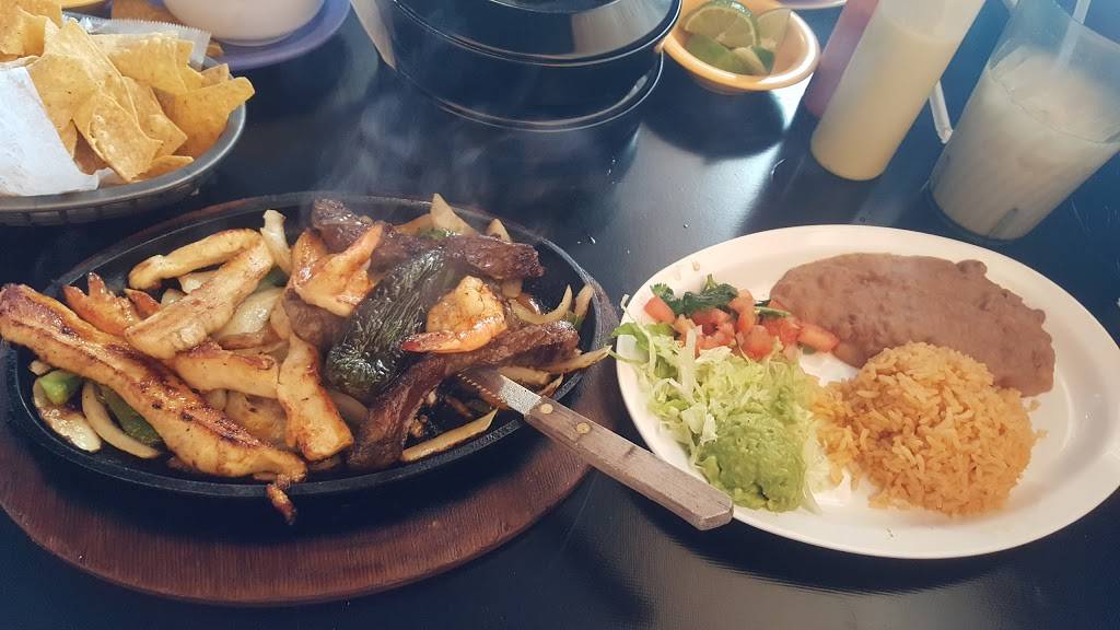 Tepa Bar and Grill | restaurant | 428 S Hampton Rd, Dallas, TX 75208, USA | 2149435338 OR +1 214-943-5338