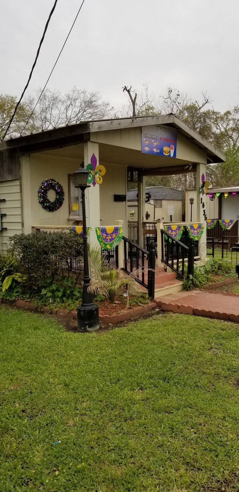 Reners Snowcone & Snack Shop | restaurant | 1435 Martin Luther King Dr, Jeanerette, LA 70544, USA | 3374282332 OR +1 337-428-2332