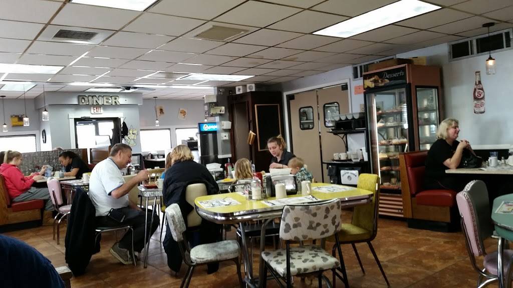 Miss Batavia | restaurant | 566 E Main St, Batavia, NY 14020, USA | 5853439786 OR +1 585-343-9786