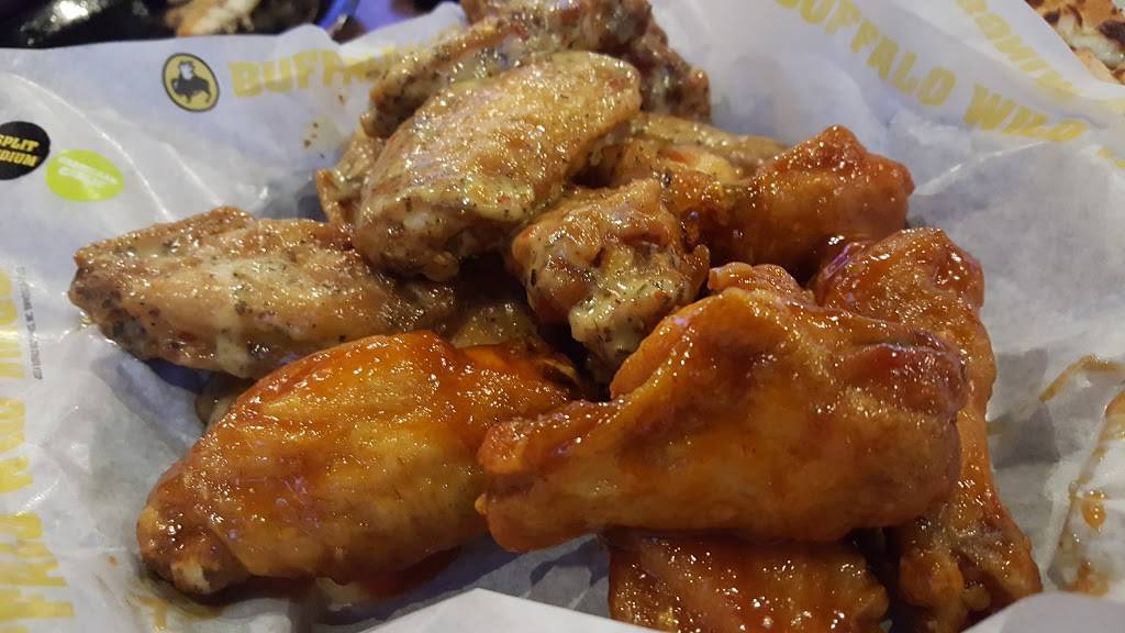 Buffalo Wild Wings | meal takeaway | 17020 Twin Lakes Ave, Marysville, WA 98270, USA | 3606525349 OR +1 360-652-5349
