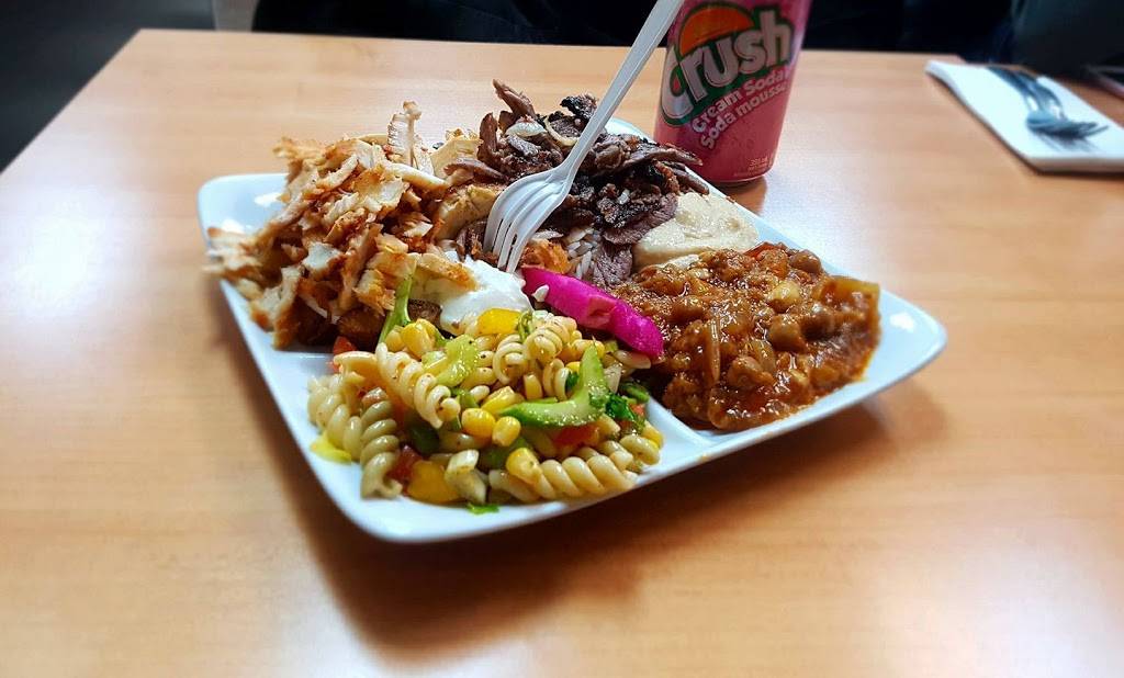 Restaurant Taouk | restaurant | 1312 Rue Roberval, Saint-Bruno-de-Montarville, QC J3V 5J1, Canada | 4504414111 OR +1 450-441-4111