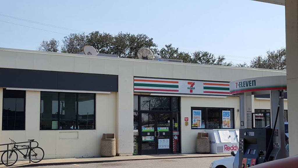 7-Eleven | bakery | 357 W Ocean View Ave, Norfolk, VA 23503, USA | 7575883014 OR +1 757-588-3014