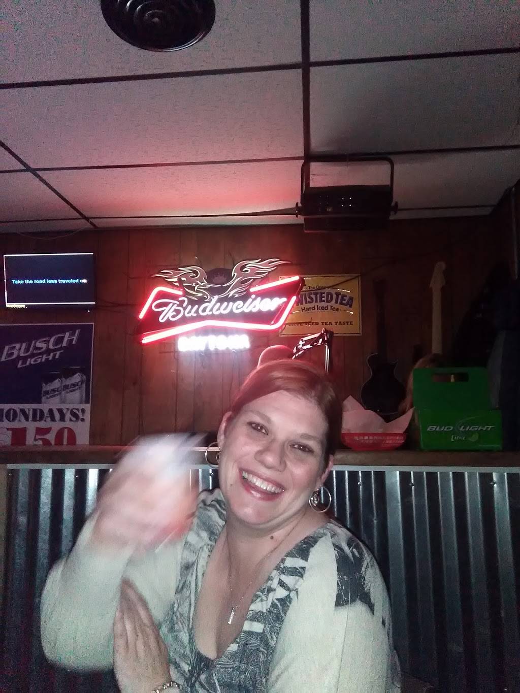 Choppers Bar & Grill Inc | restaurant | 17228 IL-5, East Moline, IL 61244, USA | 3094961070 OR +1 309-496-1070