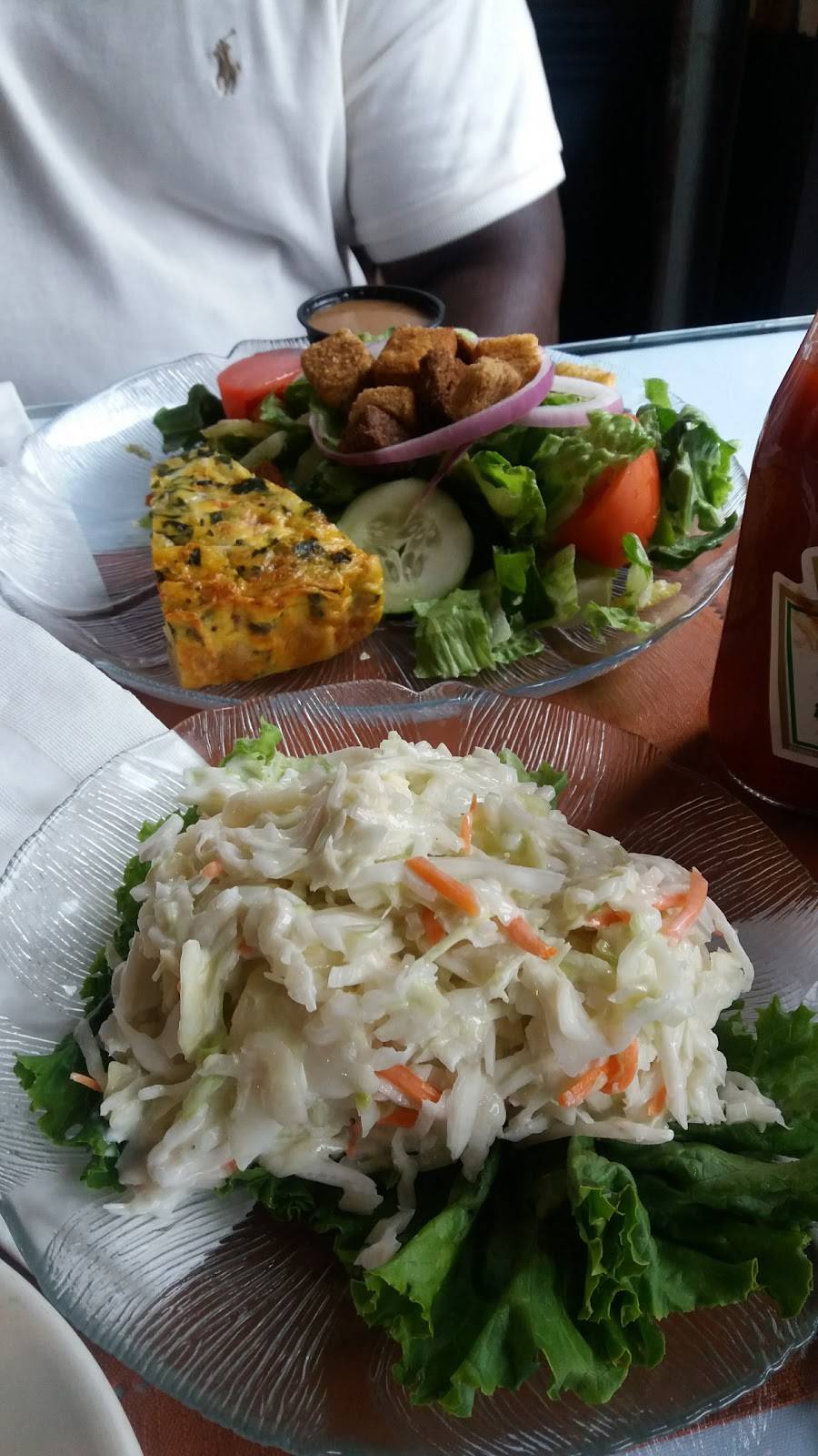 Griswolds Restaurant | restaurant | 103 Bellevue Ave, Newport, RI 02840, USA | 4018464660 OR +1 401-846-4660