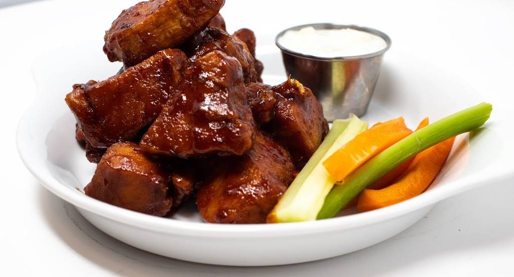 Curtains Bar and Restaurant | restaurant | 150 Avenel St, Avenel, NJ 07001, USA | 7325824595 OR +1 732-582-4595